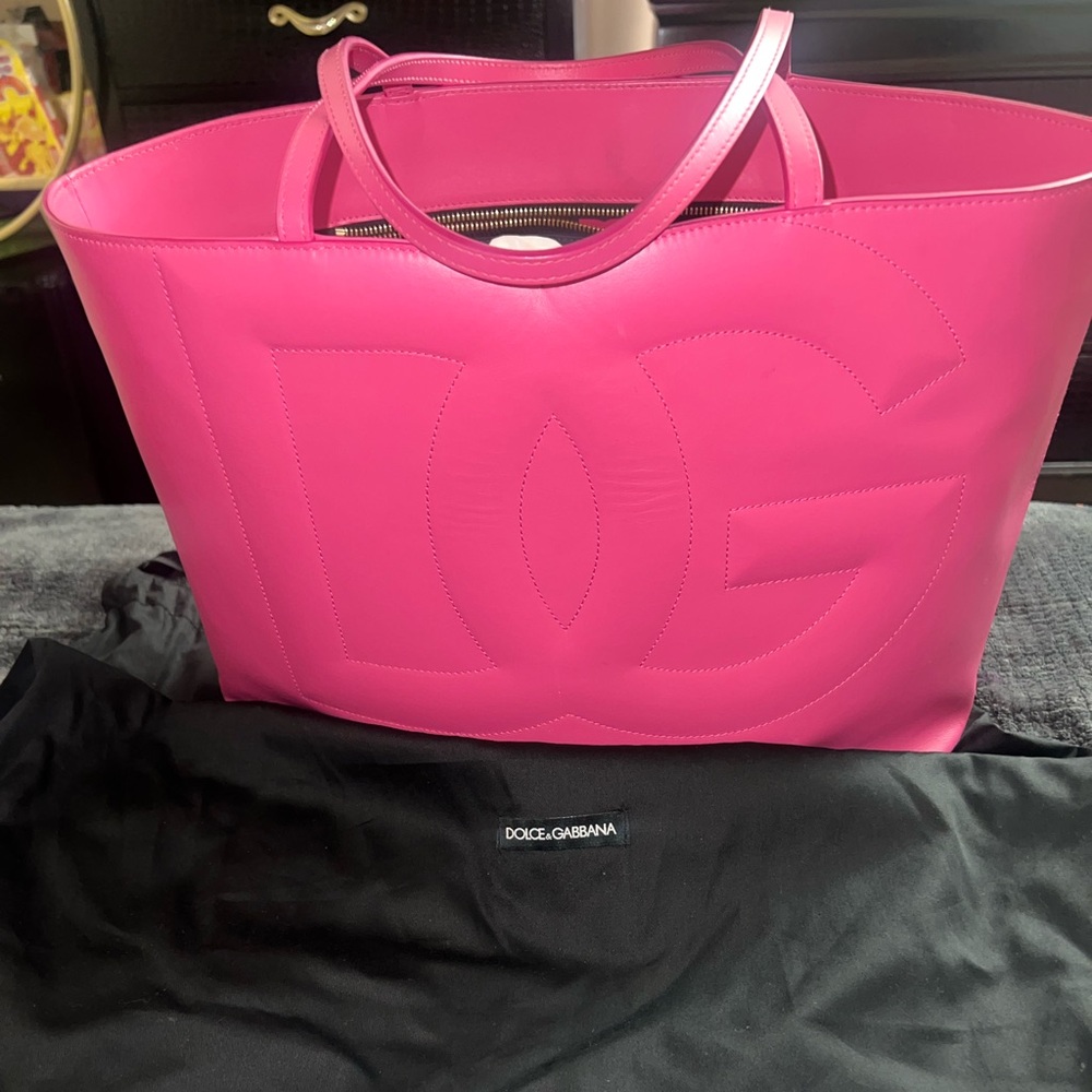 Medium calfskin DG Logo Bag shopper
